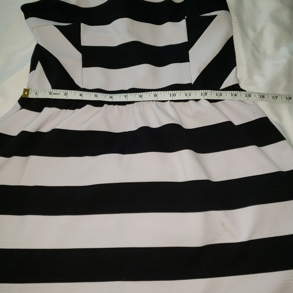 Poema size juniors 14 Black and white striped Dress - Picture 10 of 11